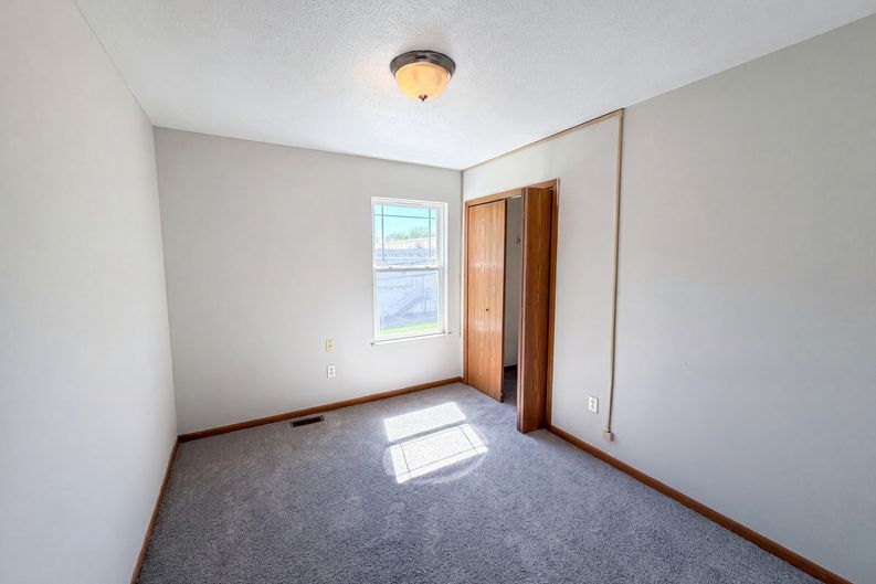 Photo 7 of 19 of 1004 Bellows St, Akron, OH