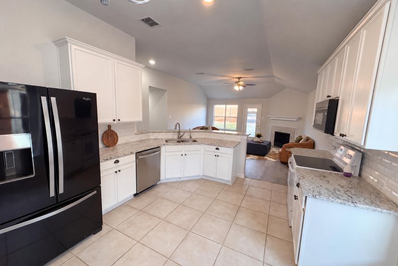 Photo 8 of 52 of 2821 Enchanted Eve Dr, Little Elm, TX