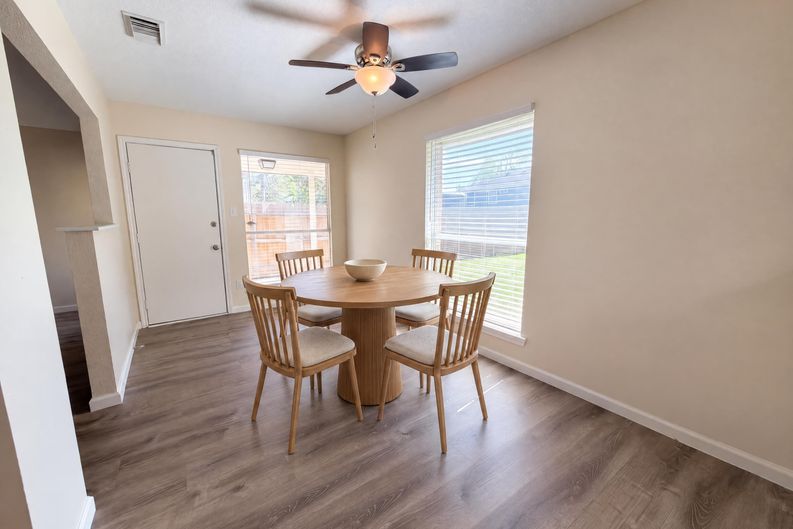 Photo 13 of 32 of 4519 Spinks Creek Ln, Spring, TX