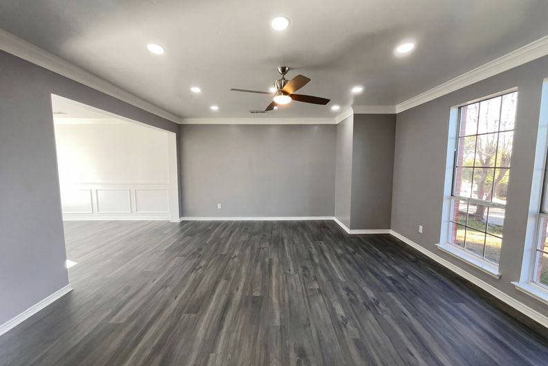 Photo 16 of 50 of 2406 Manchester Dr, Carrollton, TX