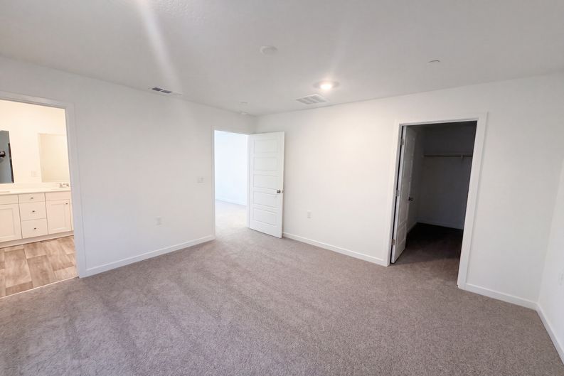 Photo 4 of 18 of 3267 Carambola Ave, Clovis, CA