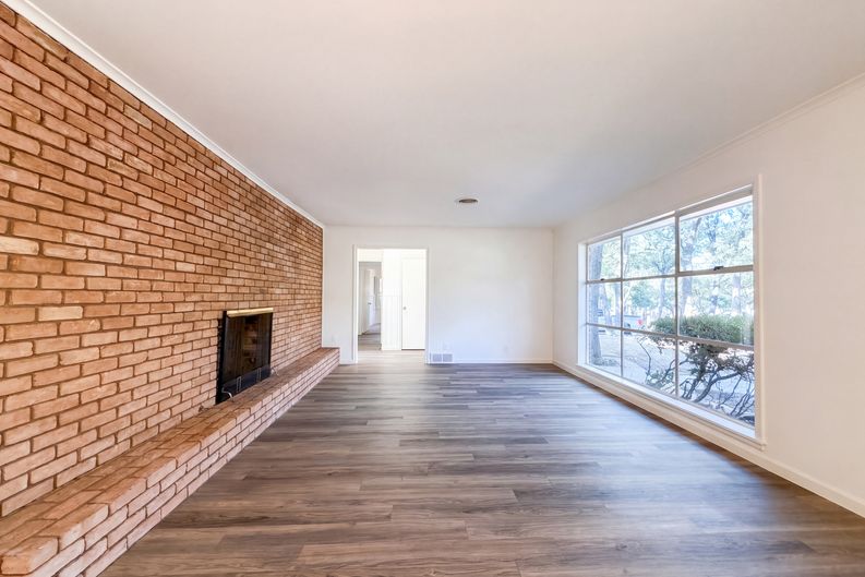 Photo 10 of 21 of 1725 Danciger Dr, Fort Worth, TX