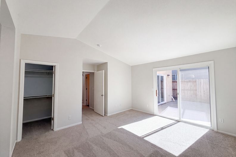Photo 13 of 45 of 1570 Arcola Ave, Sacramento, CA