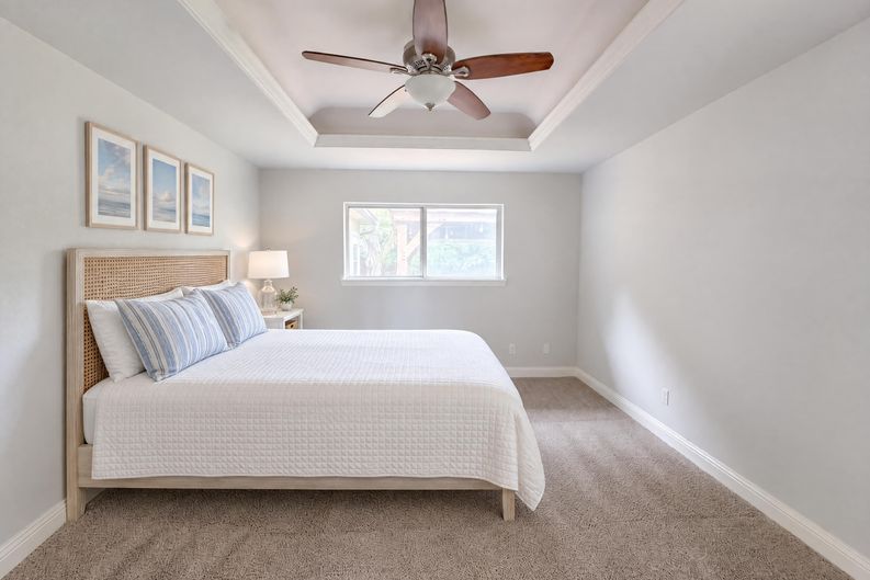 Photo 4 of 22 of 3308 Brookhaven Club Dr, Dallas, TX