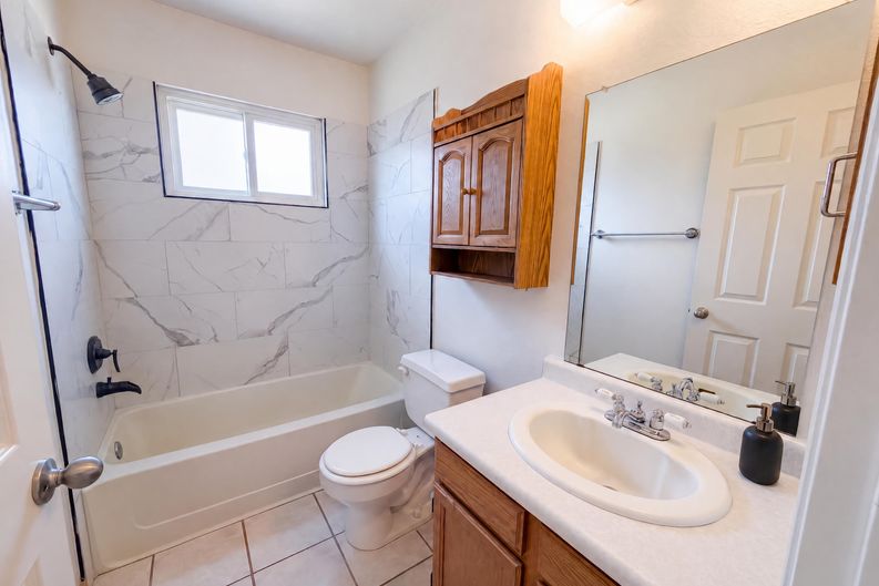 Photo 14 of 23 of 1609 Blue Quail Ct NE, Rio Rancho, NM