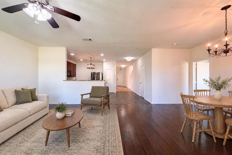 Photo 6 of 23 of 1411 Niagara Falls Ct, Arlington, TX