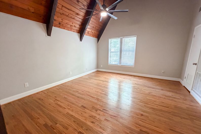 Photo 4 of 27 of 2801 Shades Crest Rd, Vestavia Hills, AL