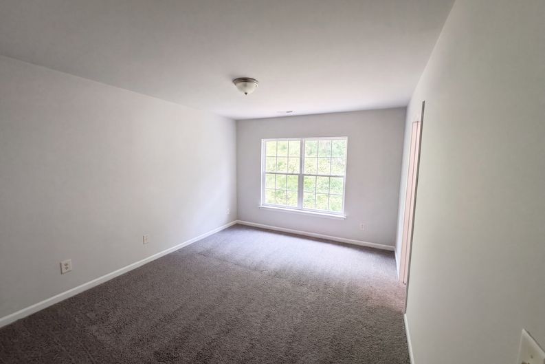 Photo 12 of 18 of 8408 Aztec Dawn Ct, Raleigh, NC