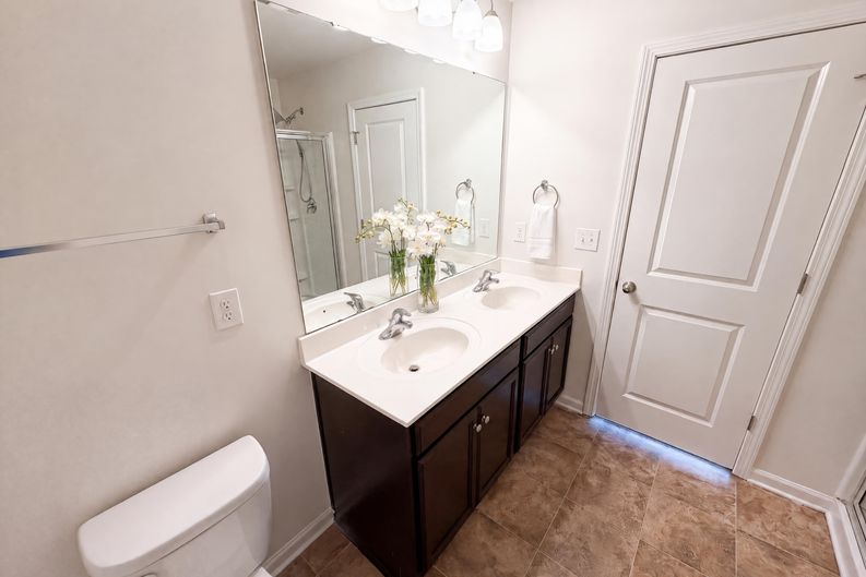 Photo 20 of 26 of 9833 Wardley Dr, Charlotte, NC