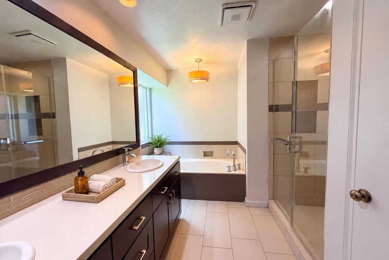 Photo 15 of 18 of 4750 Backenberry Dr, Friendswood, TX