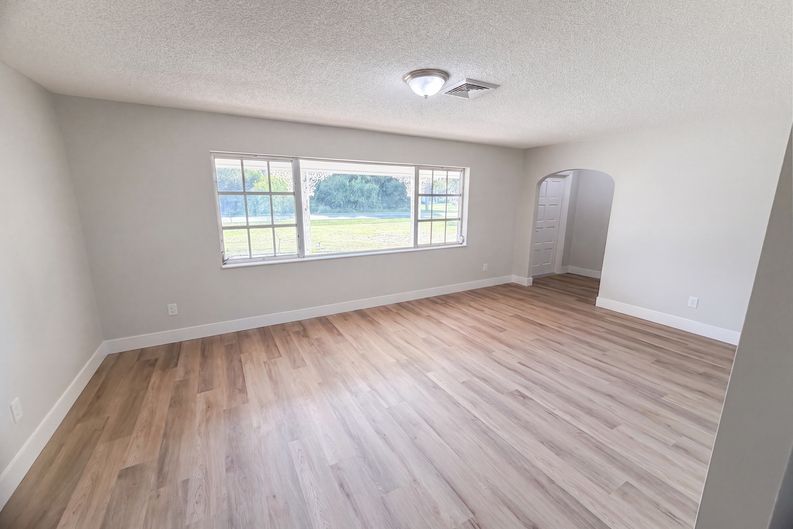 Photo 6 of 33 of 6501 Fort Pierce Blvd, Fort Pierce, FL