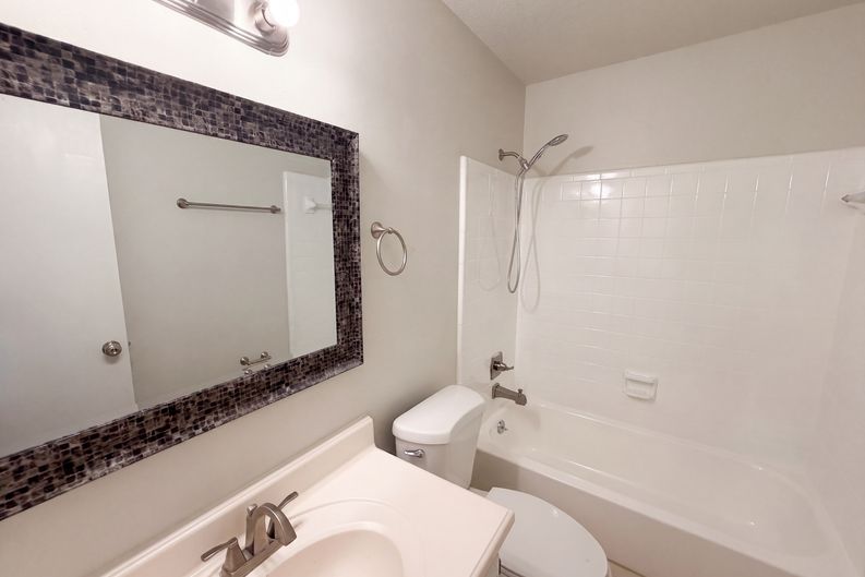 Photo 7 of 17 of 704 Green Ridge Dr, Raleigh, NC