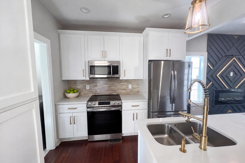 Photo 8 of 76 of 213 Joseph E Lowery Blvd NW, Atlanta, GA