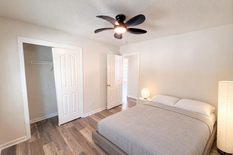 Photo 4 of 18 of 6032 Briggs Dr, Charlotte, NC