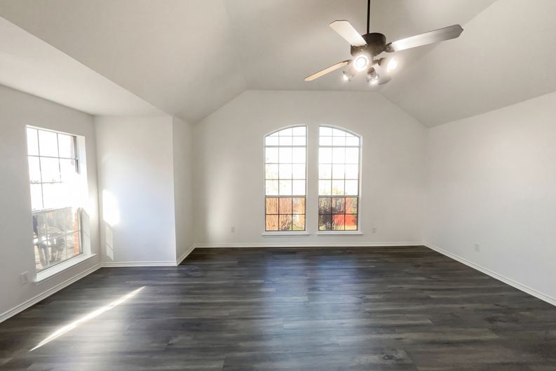 Photo 14 of 50 of 2406 Manchester Dr, Carrollton, TX