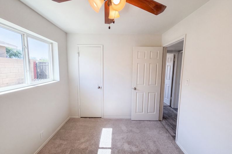 Photo 12 of 25 of 5908 W Calavar Rd, Glendale, AZ