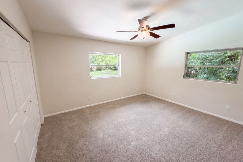 Photo 4 of 24 of 4511 Montclair Rd, Orlando, FL