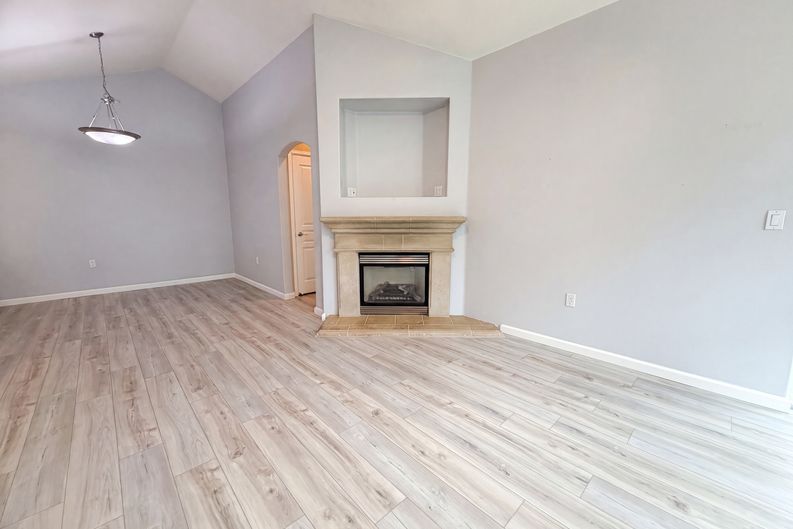 Photo 8 of 17 of 5155 Summerlinn Way, West Linn, OR