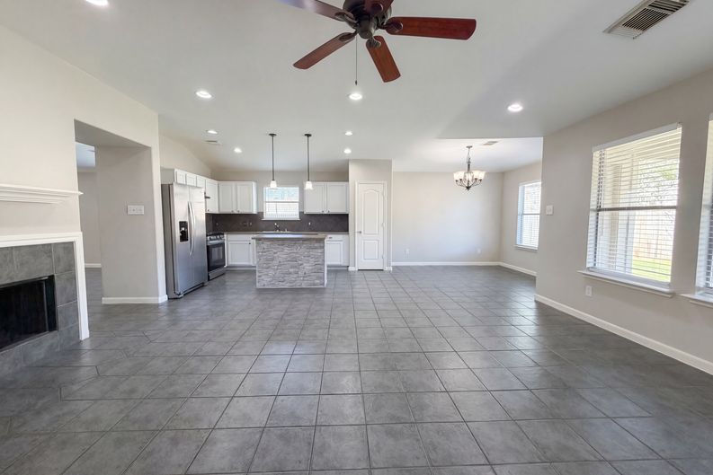 Photo 16 of 19 of 19822 Rippling Brook Ln, Tomball, TX