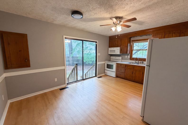 Photo 6 of 16 of 2700 Tipton St, South Chesterfield, VA