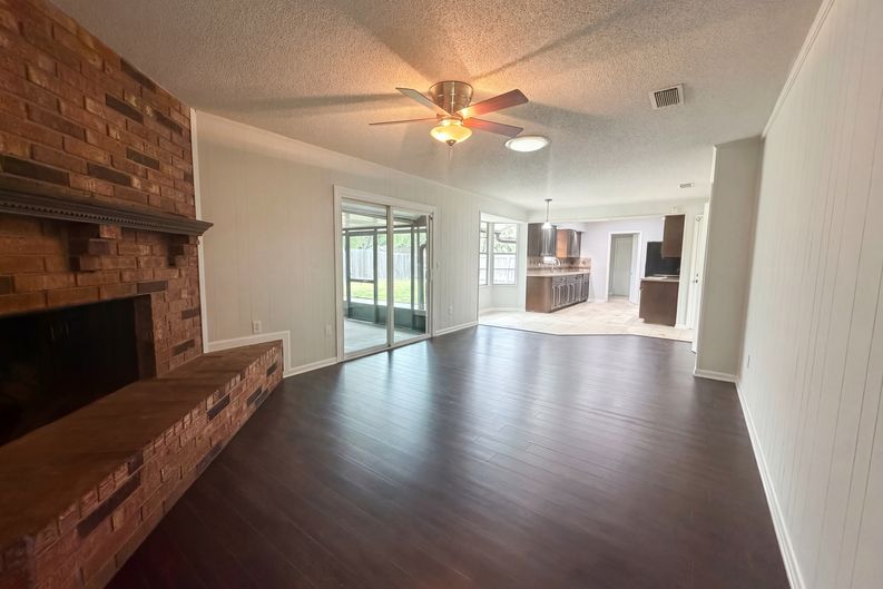 Photo 3 of 22 of 606 Gulfstream Trl S, Orange Park, FL