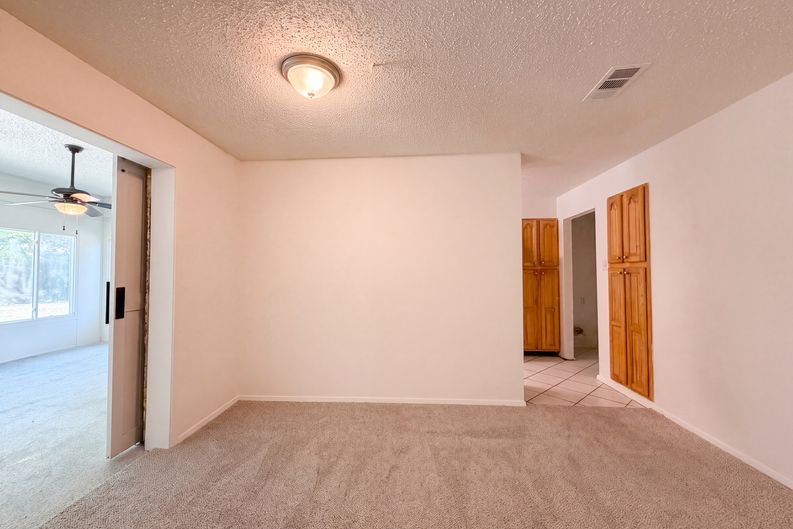 Photo 7 of 17 of 1713 Steinburg Ln, Fort Worth, TX