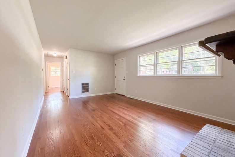 Photo 7 of 15 of 3811 Woodside Rd, Garner, NC