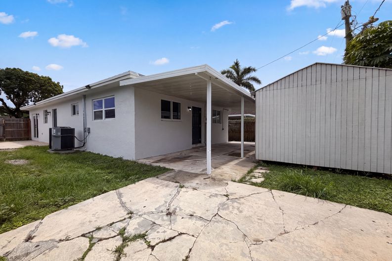 Photo 20 of 23 of 1320 NW 15th St, Homestead, FL