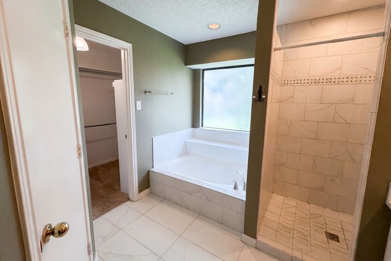 Photo 14 of 16 of 6712 Coach House Ln, Plano, TX