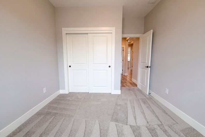 Photo 6 of 17 of 614 SW 49th Dr, Gresham, OR