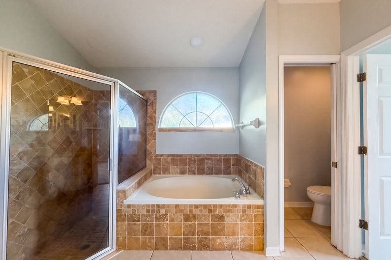 Photo 28 of 41 of 9703 Glenpointe Dr, Riverview, FL
