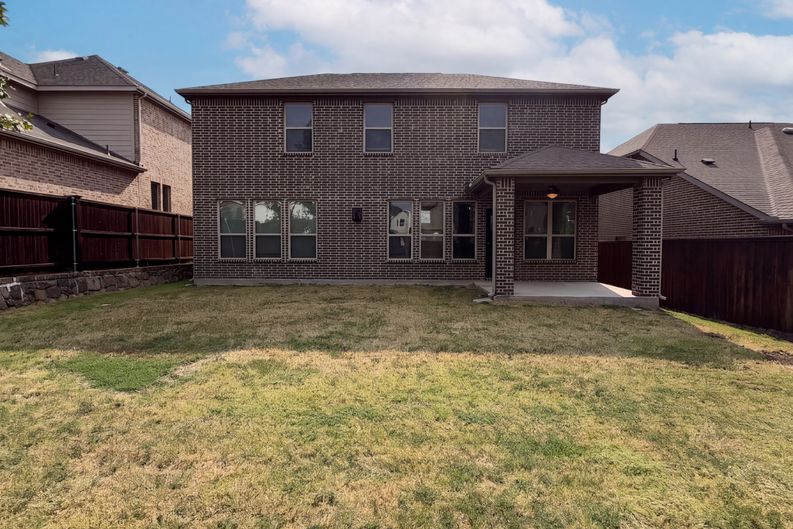 Photo 5 of 27 of 1421 Prairie Lake Ct, Carrollton, TX