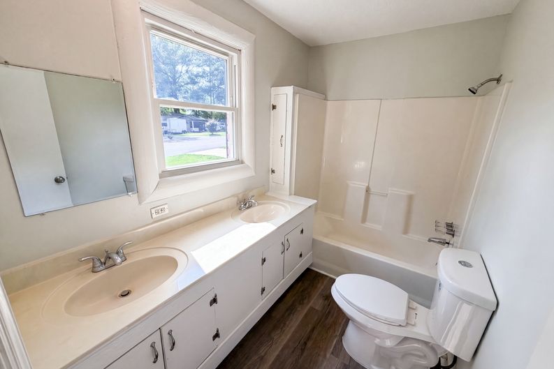 Photo 14 of 23 of 1328 Baffin Bay Rd, Columbia, SC