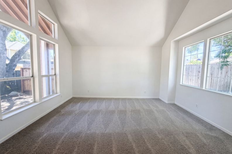Photo 9 of 31 of 4711 Wildflower Ln, Rocklin, CA
