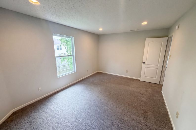 Photo 14 of 23 of 8134 S Firefly Dr, Pendleton, IN