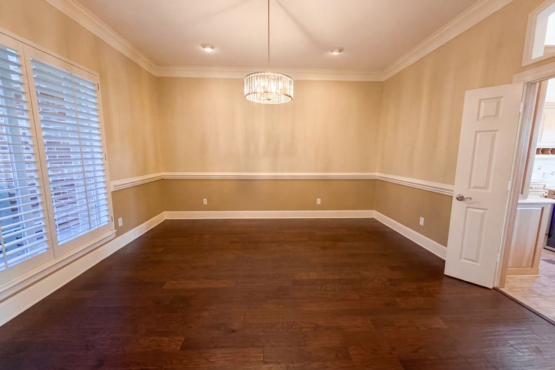 Photo 7 of 29 of 619 Edgewood Ln, Red Oak, TX