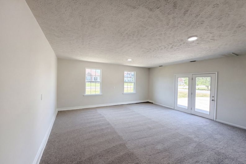 Photo 9 of 24 of 425 Long Creek Dr, Christiana, TN