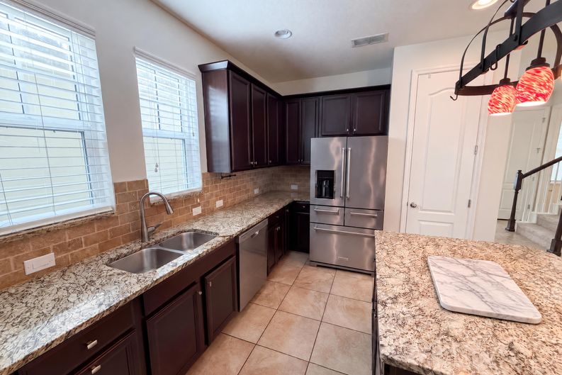 Photo 9 of 39 of 8231 Laureate Blvd, Orlando, FL