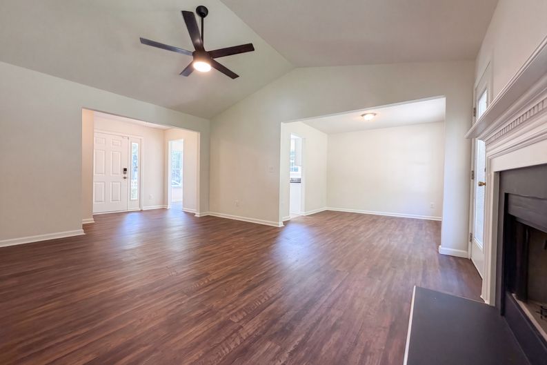 Photo 3 of 19 of 301 Hocutt Dr, Clayton, NC