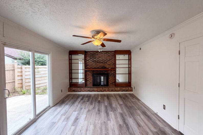 Photo 8 of 16 of 7938 Inverness Dr, Indianapolis, IN