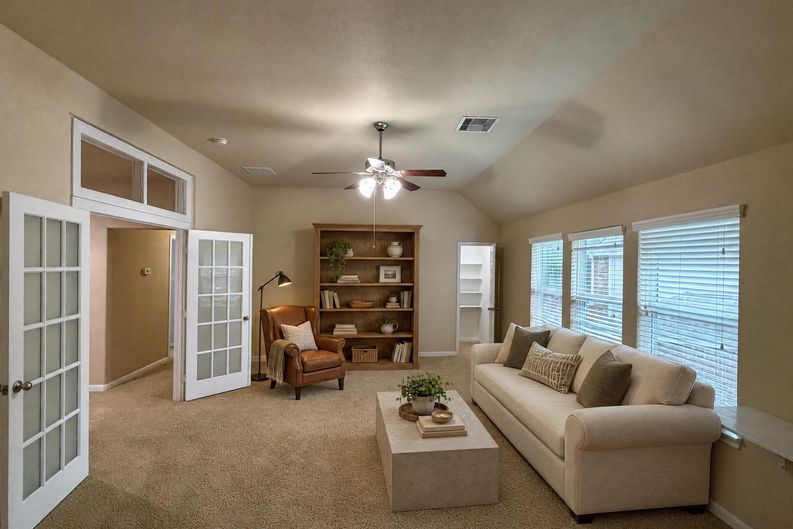 Photo 6 of 40 of 9003 Newcroft Ct, Tomball, TX