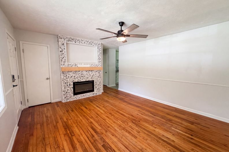 Photo 3 of 18 of 6503 Jackie Ln, Austell, GA