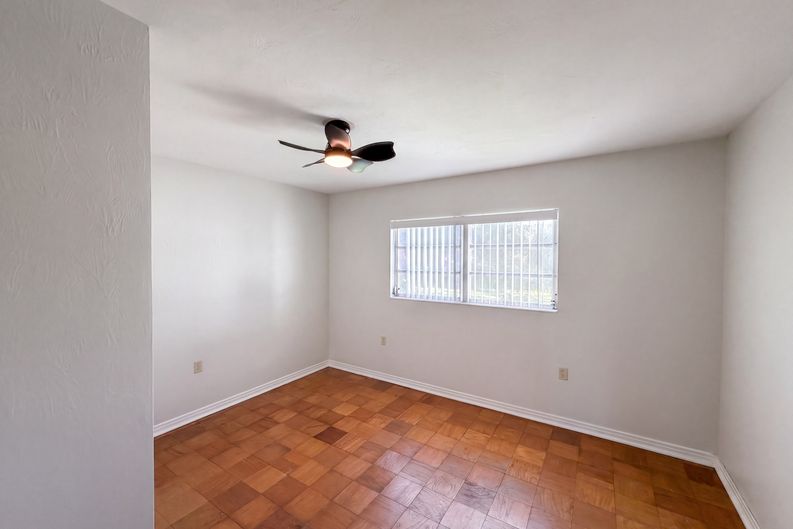 Photo 10 of 21 of 1305 W Spencer St, Plant City, FL