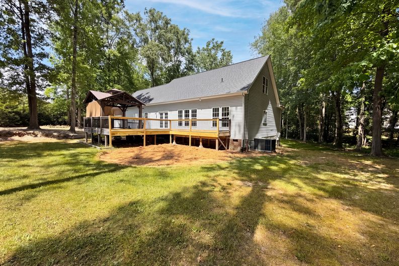 Photo 10 of 28 of 109 Rockrose Ave, Clayton, NC