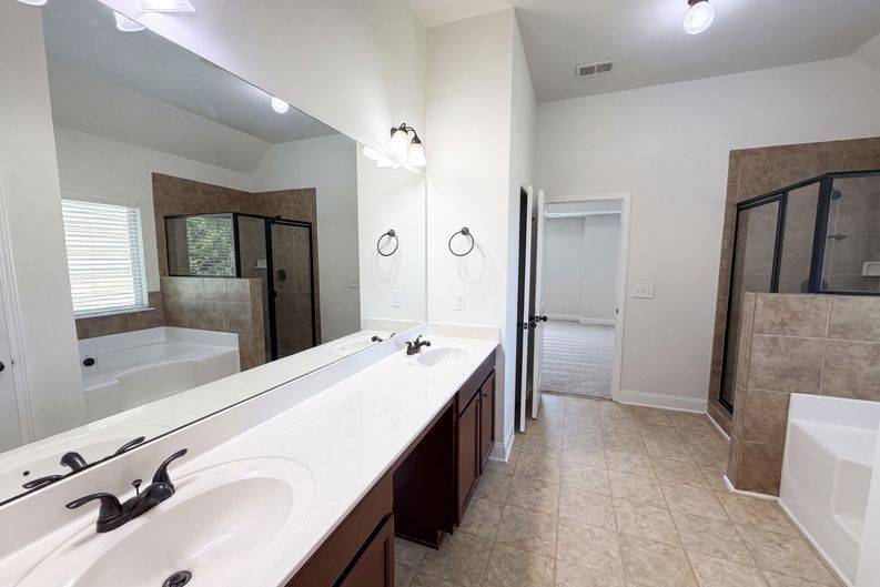Photo 15 of 22 of 2321 Willow Shade Ln, Loganville, GA