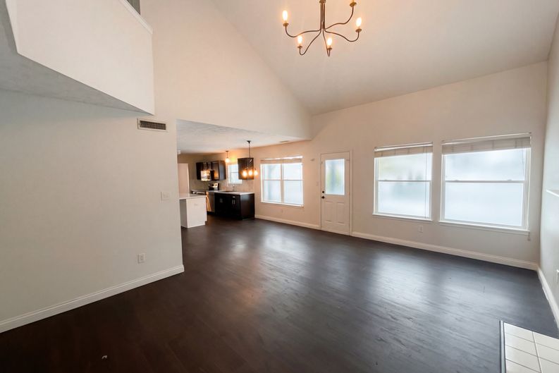 Photo 7 of 21 of 5259 Baysdon Cir, Indianapolis, IN