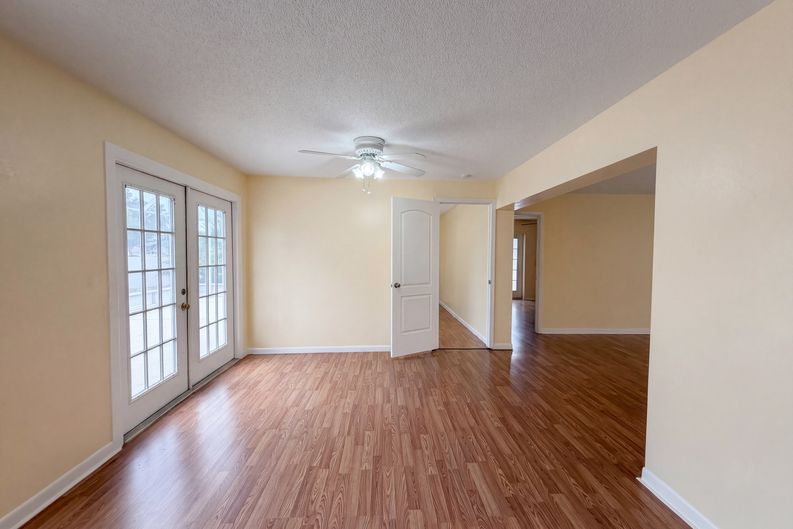 Photo 10 of 40 of 1301 Lucaya Ave, Venice, FL