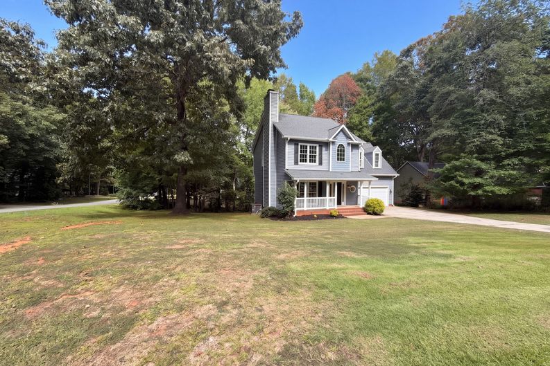 Photo 22 of 25 of 614 Lafayette Dr, Hillsborough, NC