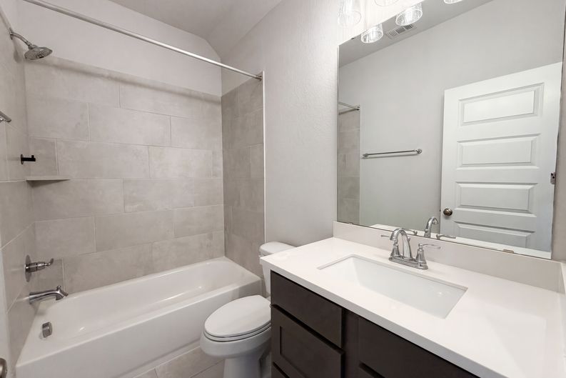 Photo 15 of 29 of 15418 Legacy Park Way, Pinehurst, TX