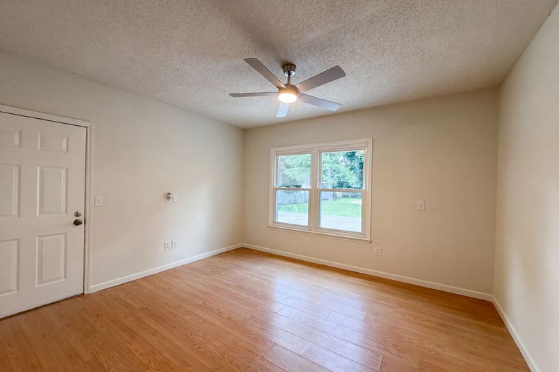 Photo 19 of 22 of 4023 Cavalier Dr, Murfreesboro, TN